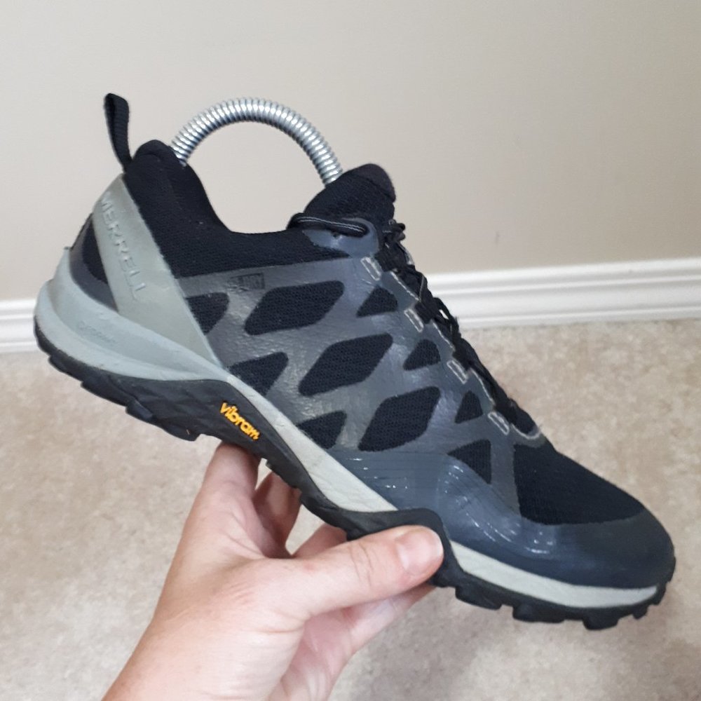 Merrell Men's Black and Gray Athletic Trail Shoe